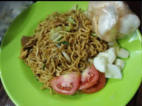 Nasi Goreng & Mie Ayam Bintang Tiga: Kenikmatan Harian yang Menggoda